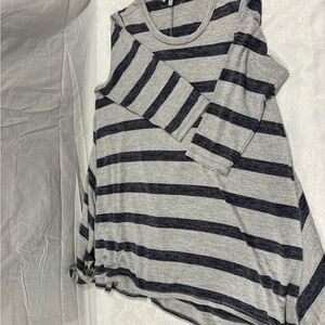 Fever Gray and navy blue Striped Long Sleeve Top woman’s 1x